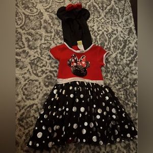Cute  Minnie Mouse dress size 4/5  only worn probably 2 times